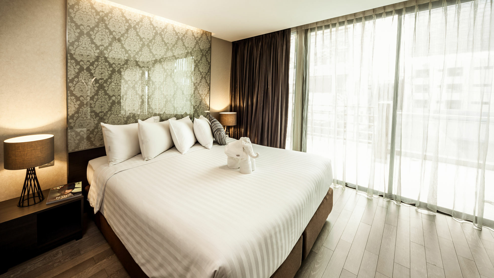 Arcadia Residence Ploenchit By Compass Hospitality Bangkok Dış mekan fotoğraf