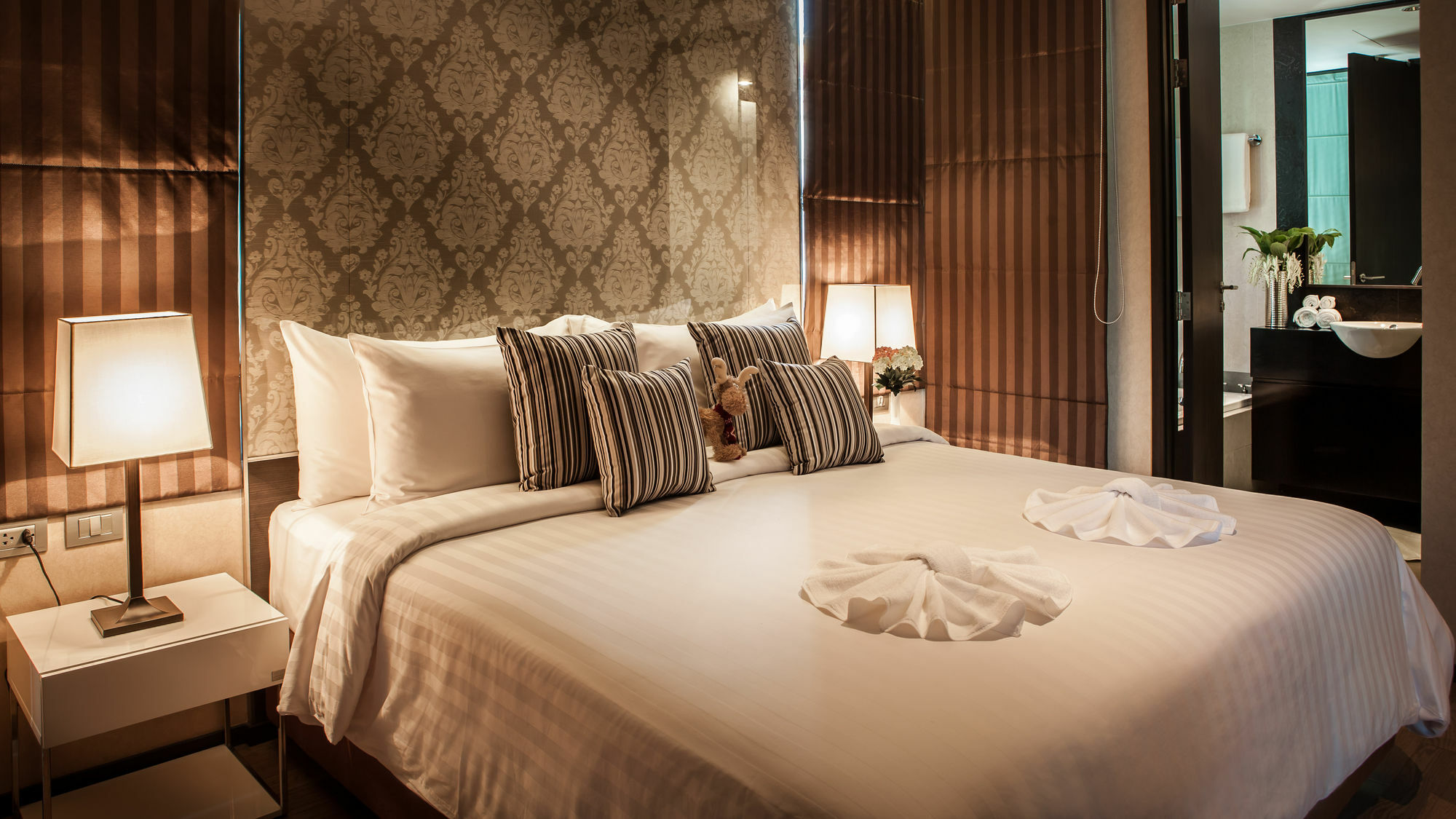 Arcadia Residence Ploenchit By Compass Hospitality Bangkok Dış mekan fotoğraf