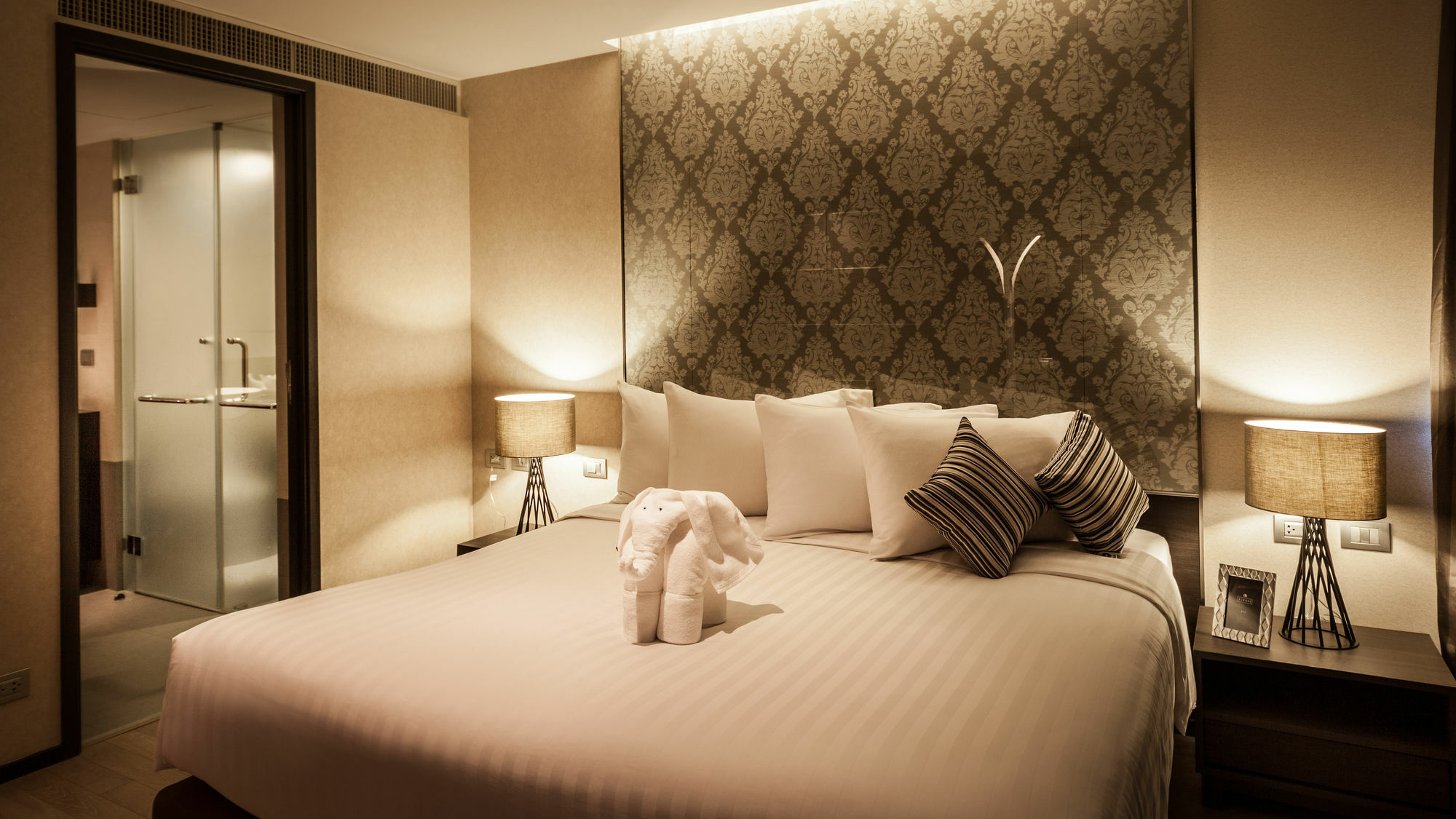 Arcadia Residence Ploenchit By Compass Hospitality Bangkok Dış mekan fotoğraf