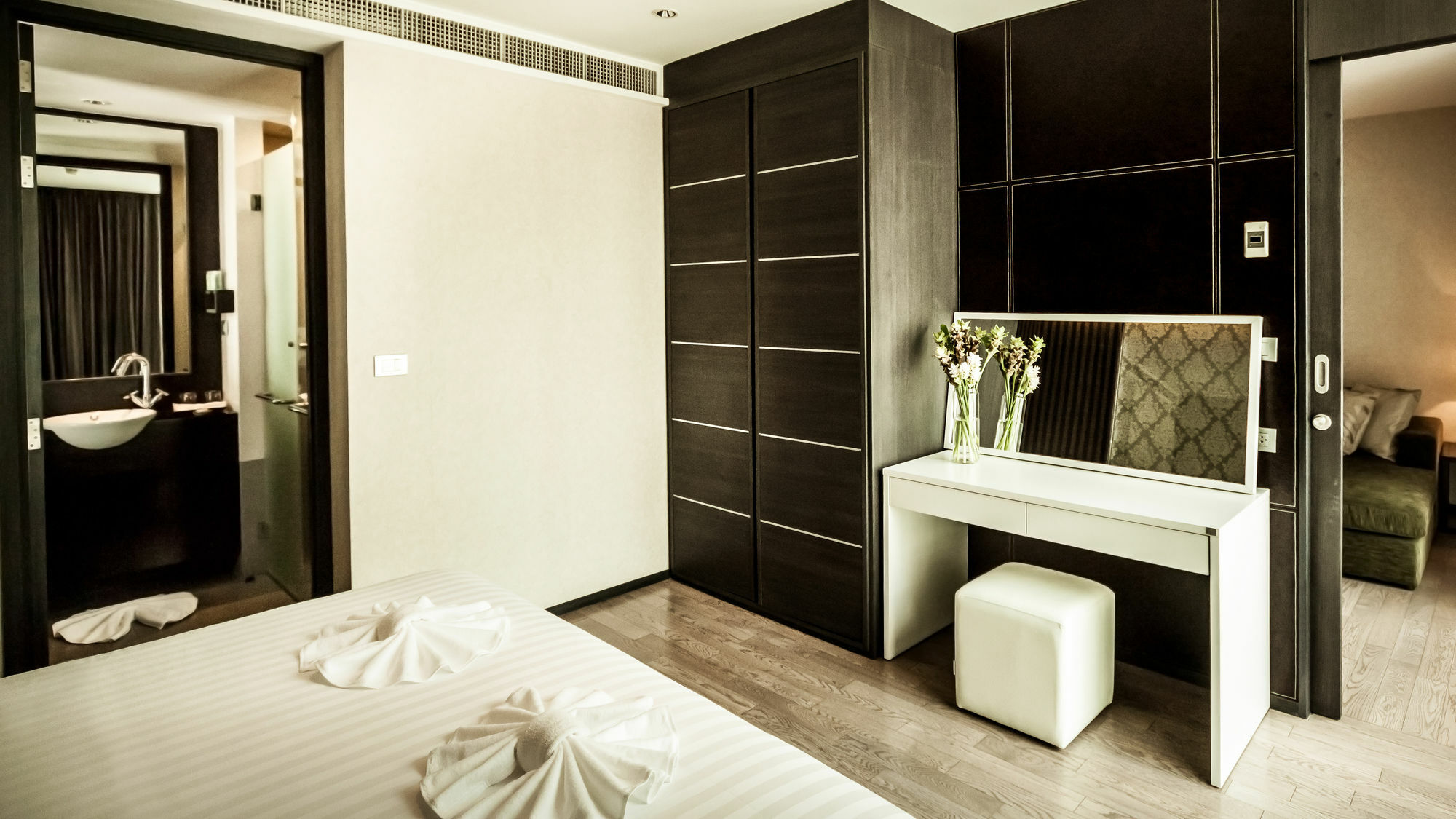Arcadia Residence Ploenchit By Compass Hospitality Bangkok Dış mekan fotoğraf